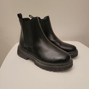 Black Chelsea Boots